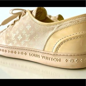 Louis Vuitton - Beige and Gold Suede and Vernis Sneakers